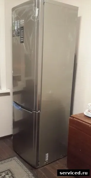 Холодильник Hotpoint-Ariston
