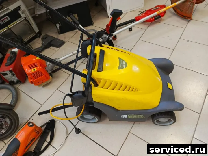Газонокосилка Champion 1200w
