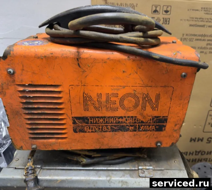 Инверторный сварочник Neoline NEON BДУ183
