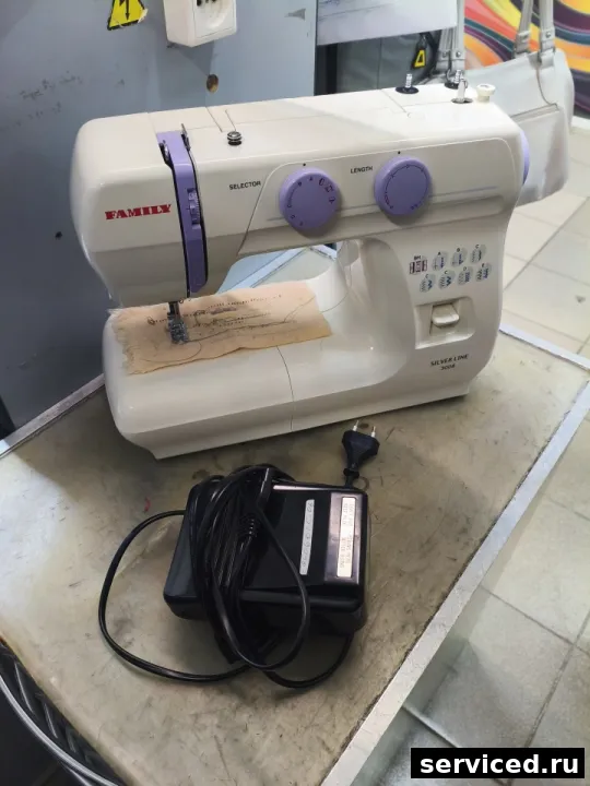 Швейная машина Family SL3008