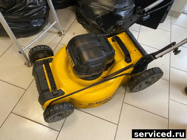 Газонокосилка DeWALT DCMW564