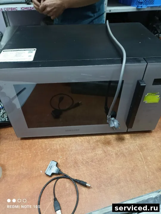 Микроволновая печь Samsung MG30T5018AG