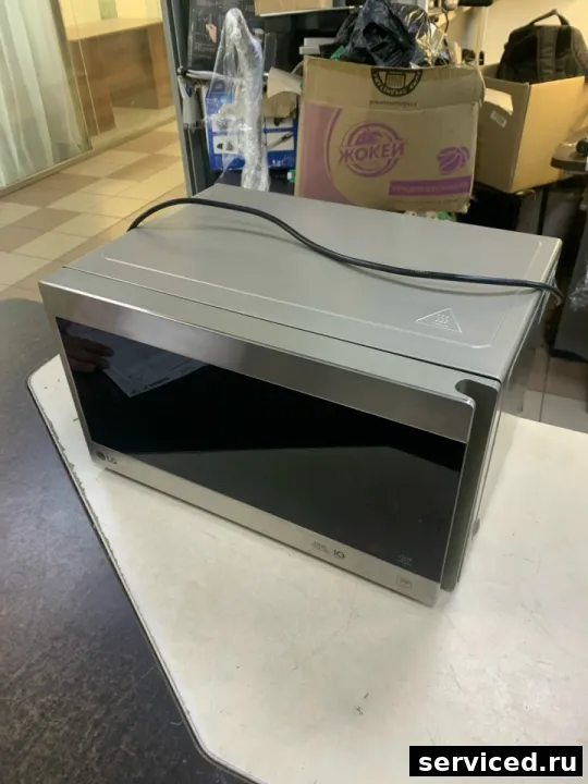 Микроволновая печь LG MS2595CIS