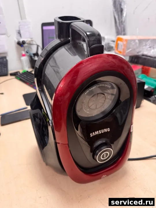 Пылесос Samsung SC18M21A0S1